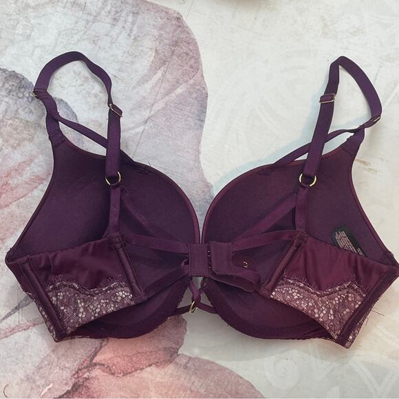 Victoria's Secret Bombshell Plunge Bra 32C - Picture 9 of 13